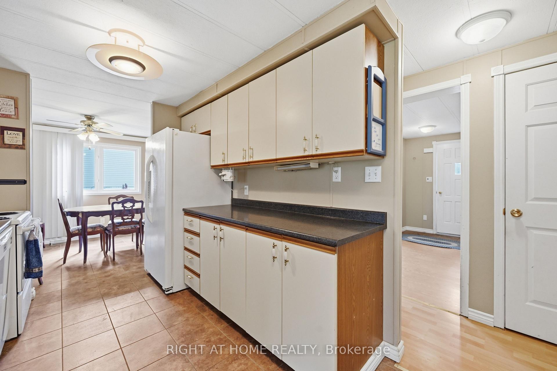 Photo 10 of Unit 131, 1294 8th Concession Road W, Hamilton, Rural Flamborough — HOMEH