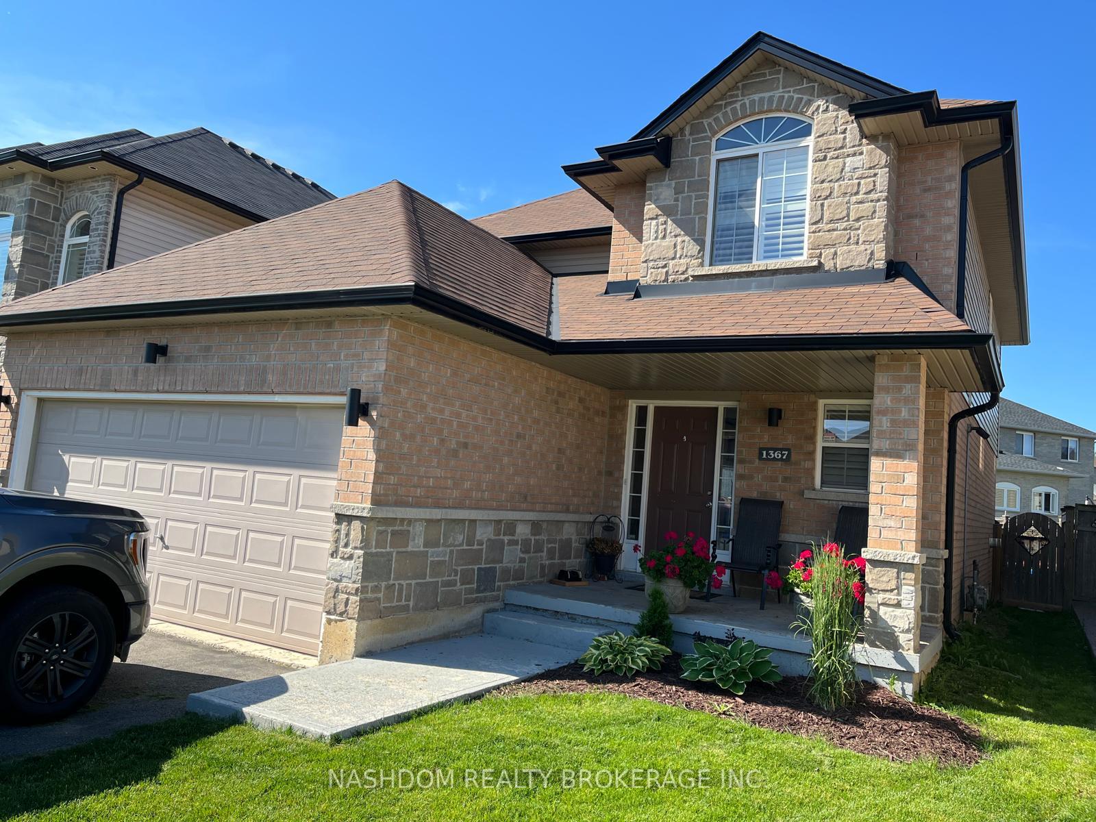 Photo 1 of 1367 Upper Paradise Road, Hamilton, Carpenter — HOMEH