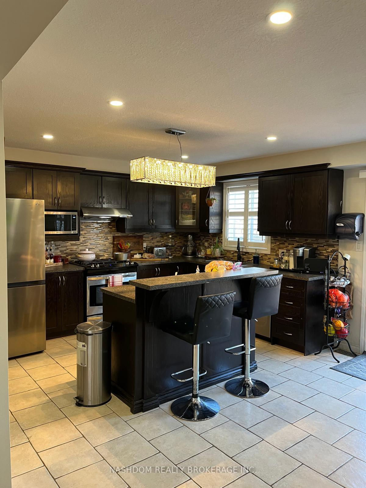 Photo 5 of 1367 Upper Paradise Road, Hamilton, Carpenter — HOMEH