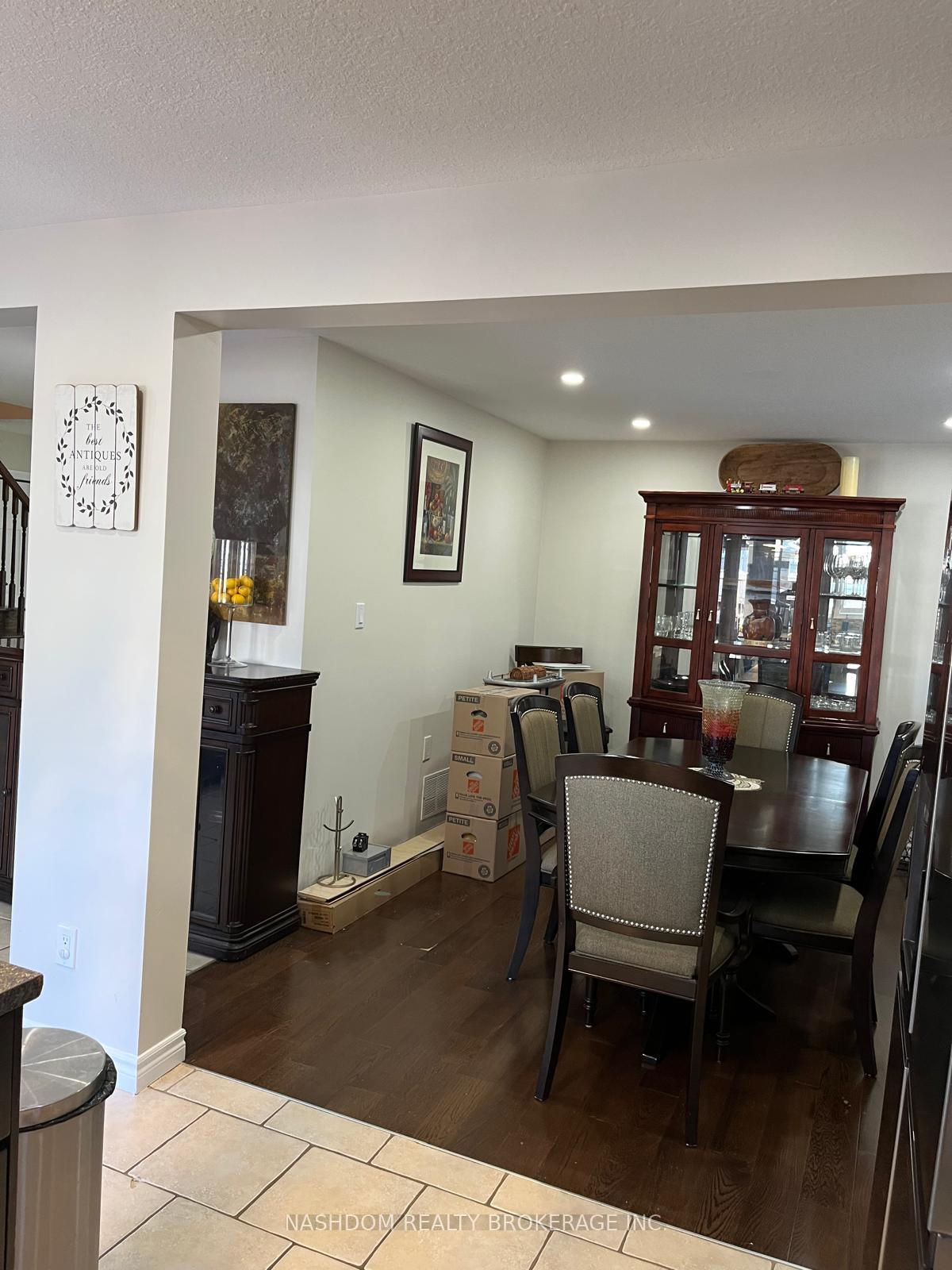 Photo 6 of 1367 Upper Paradise Road, Hamilton, Carpenter — HOMEH