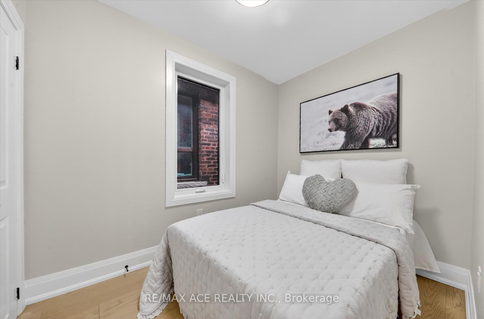 Photo 19 of 38 Pelham Avenue, Toronto, Weston-Pellam Park — HOMEH