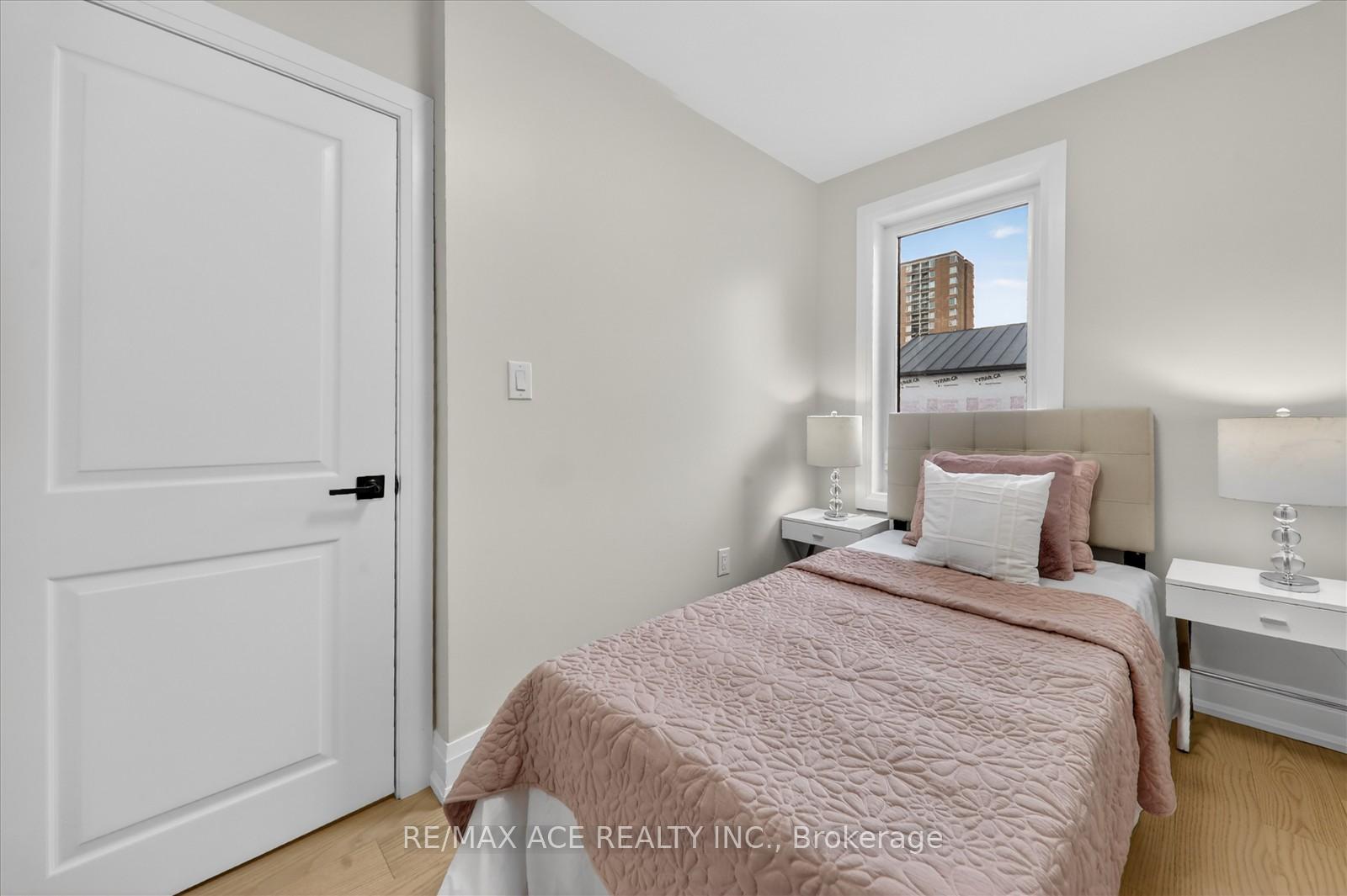 Photo 23 of 38 Pelham Avenue, Toronto, Weston-Pellam Park — HOMEH