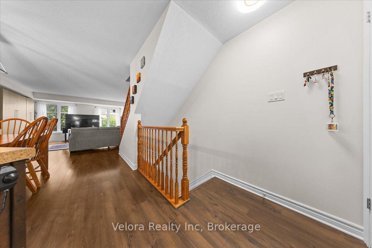 Photo 2 of 583B Chapman Mills Drive, Ottawa, Barrhaven - Strandherd — HOMEH
