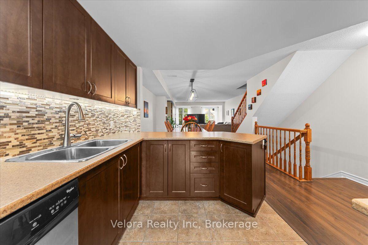 Photo 18 of 583B Chapman Mills Drive, Ottawa, Barrhaven - Strandherd — HOMEH