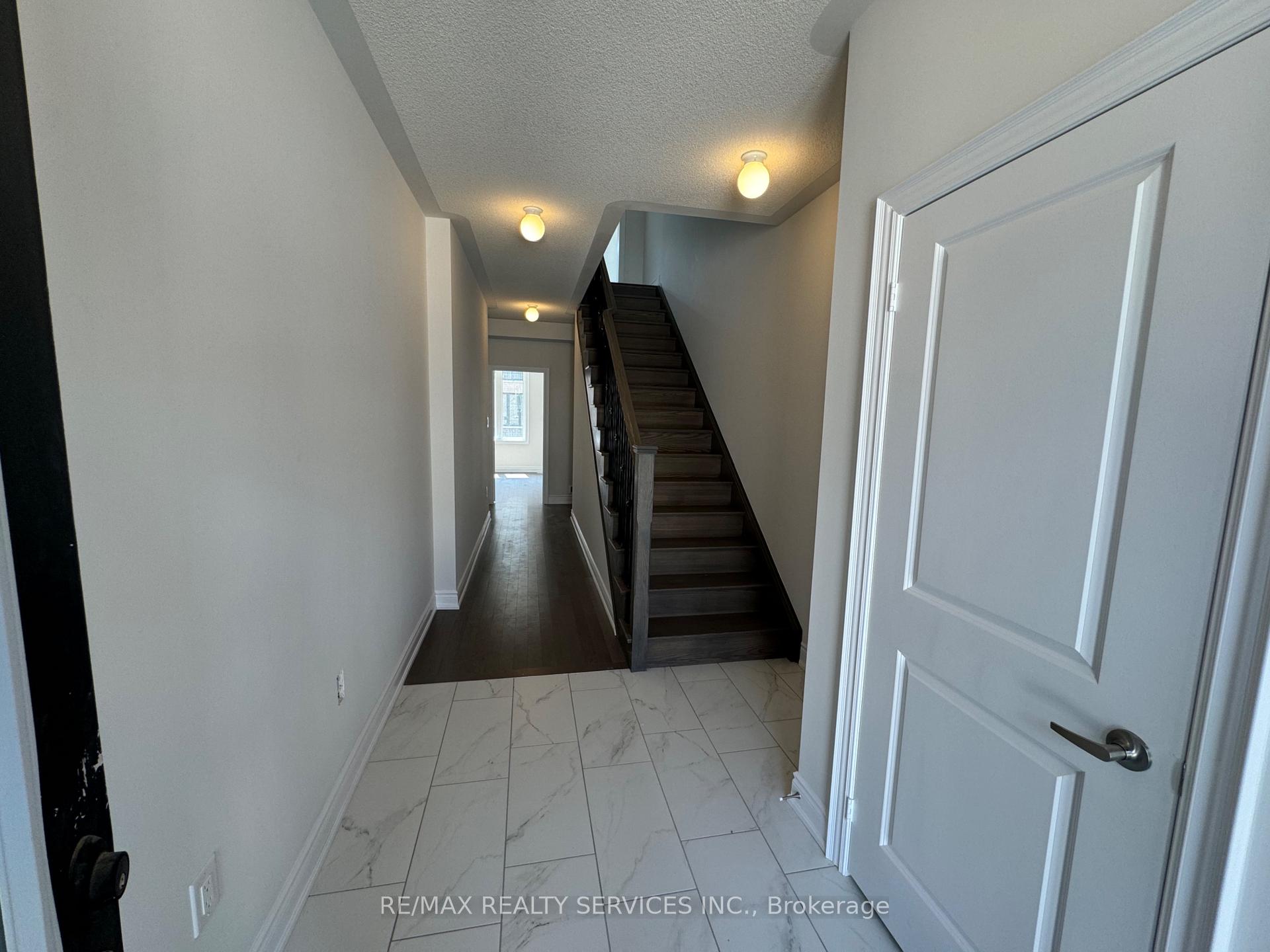 Photo 17 of 202 Tennant Circle, Vaughan, Vellore Village — HOMEH