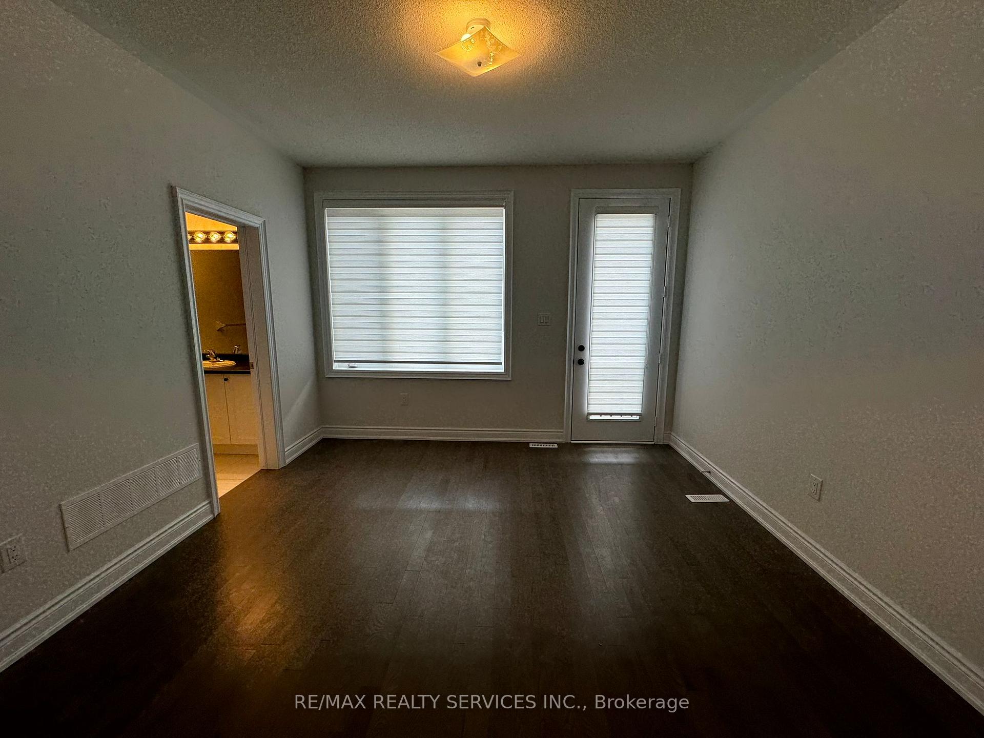 Photo 22 of 202 Tennant Circle, Vaughan, Vellore Village — HOMEH