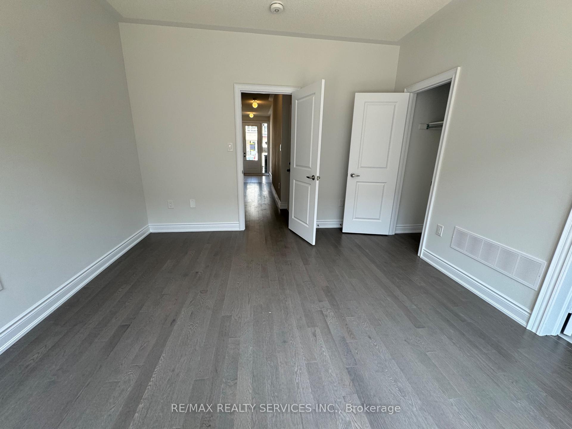 Photo 26 of 202 Tennant Circle, Vaughan, Vellore Village — HOMEH