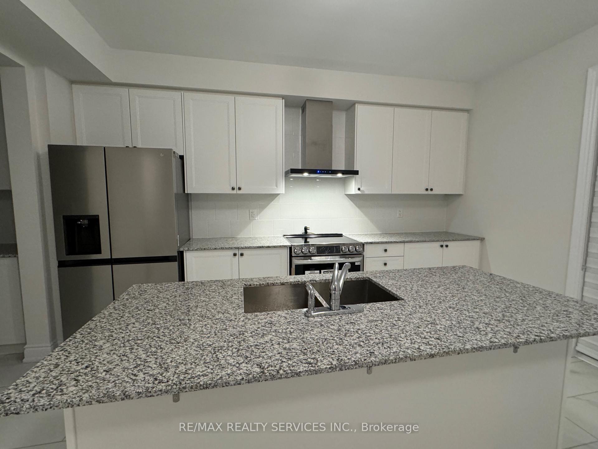 Photo 28 of 202 Tennant Circle, Vaughan, Vellore Village — HOMEH