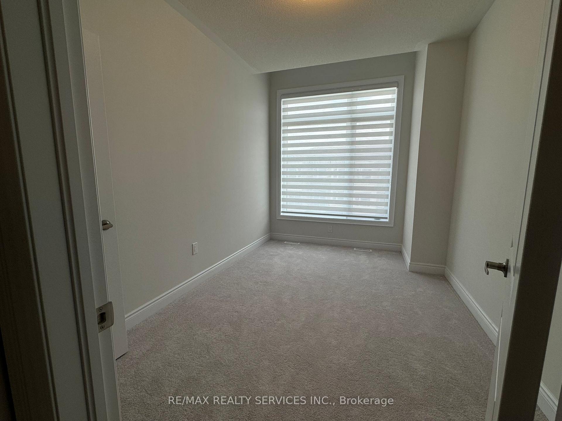 Photo 32 of 202 Tennant Circle, Vaughan, Vellore Village — HOMEH