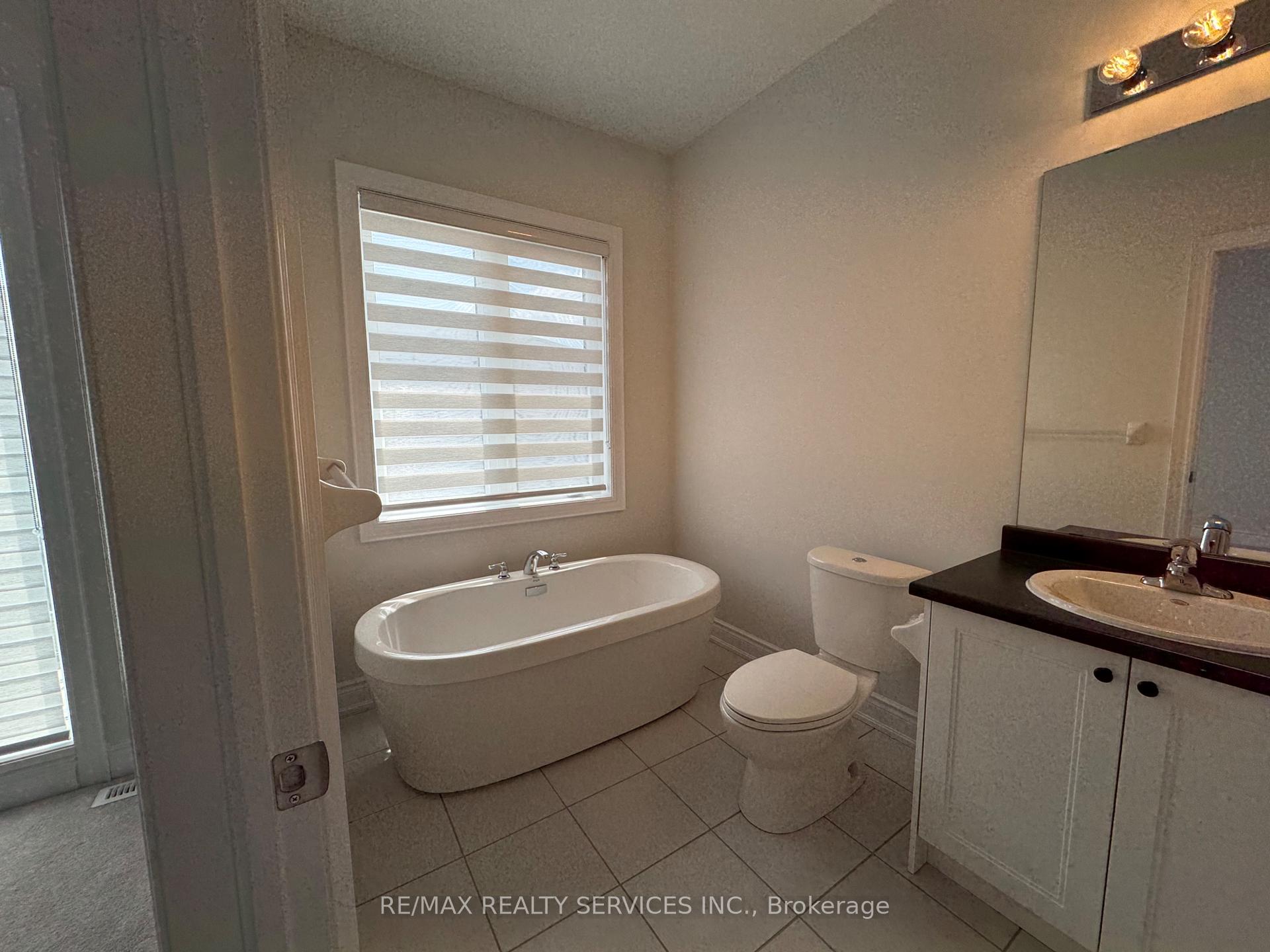 Photo 41 of 202 Tennant Circle, Vaughan, Vellore Village — HOMEH