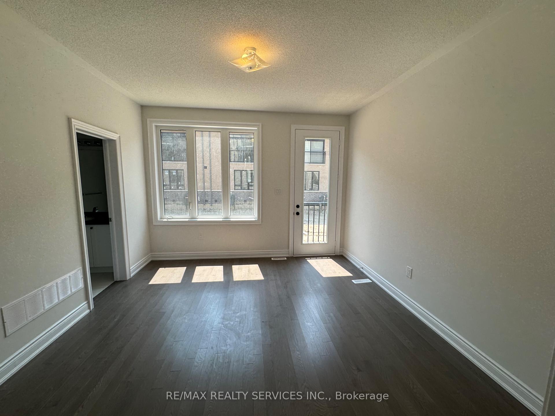 Photo 48 of 202 Tennant Circle, Vaughan, Vellore Village — HOMEH
