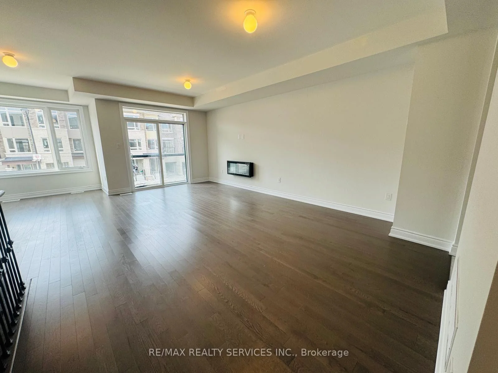 Photo 6 of 202 Tennant Circle, Vaughan, Vellore Village — HOMEH
