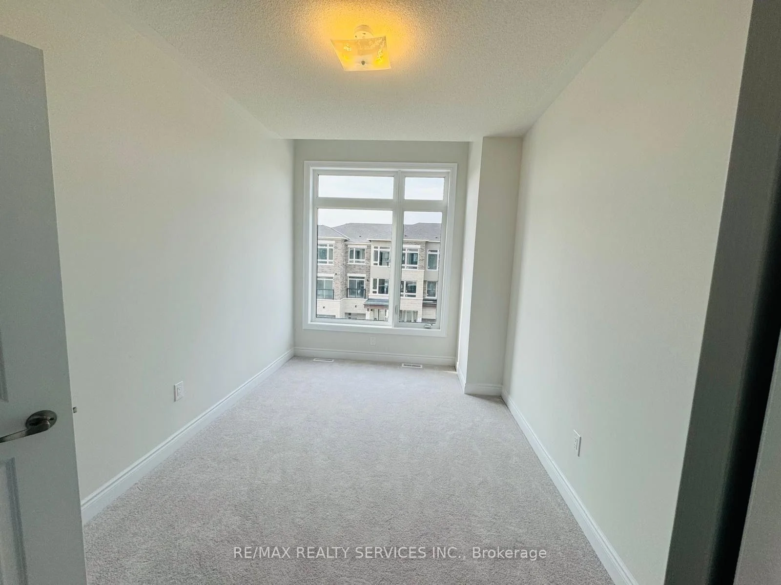 Photo 12 of 202 Tennant Circle, Vaughan, Vellore Village — HOMEH