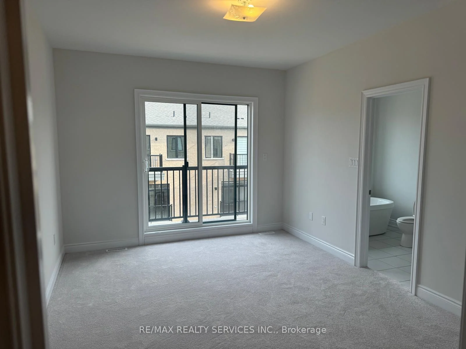 Photo 18 of 202 Tennant Circle, Vaughan, Vellore Village — HOMEH