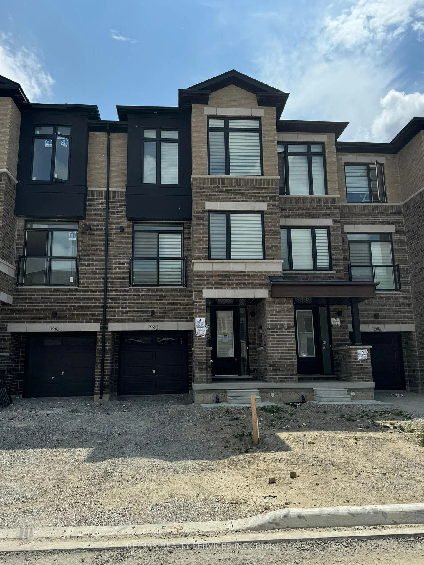 Photo 23 of 202 Tennant Circle, Vaughan, Vellore Village — HOMEH