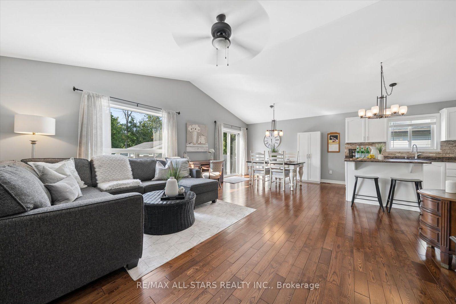 Photo 7 of 1008 Metro Road N, Georgina, Historic Lakeshore Communities — HOMEH