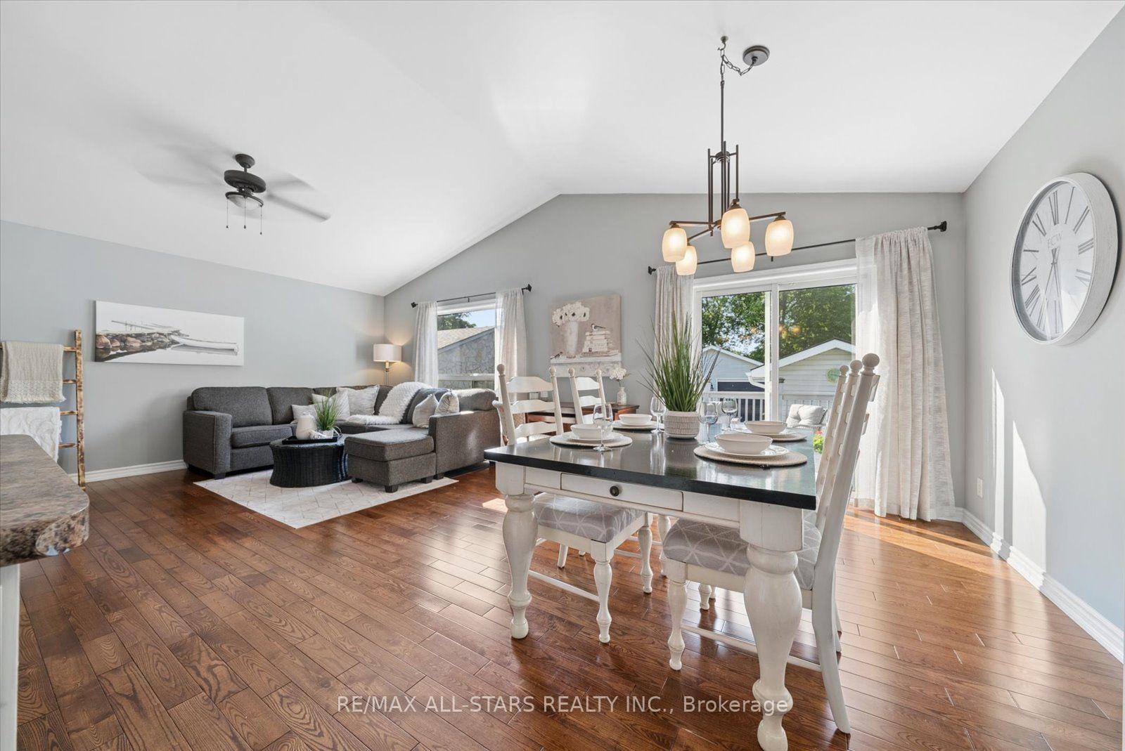Photo 8 of 1008 Metro Road N, Georgina, Historic Lakeshore Communities — HOMEH