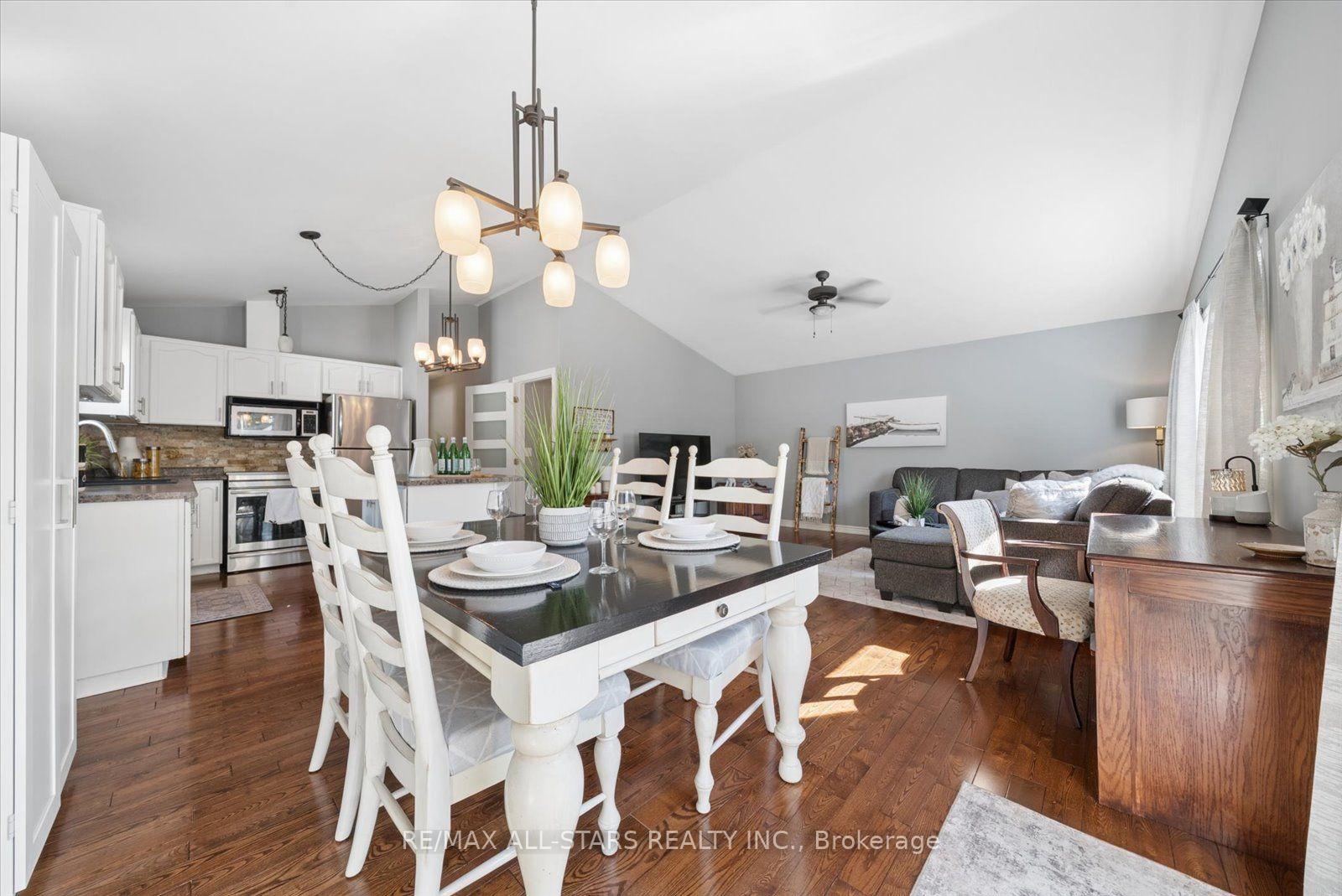 Photo 9 of 1008 Metro Road N, Georgina, Historic Lakeshore Communities — HOMEH