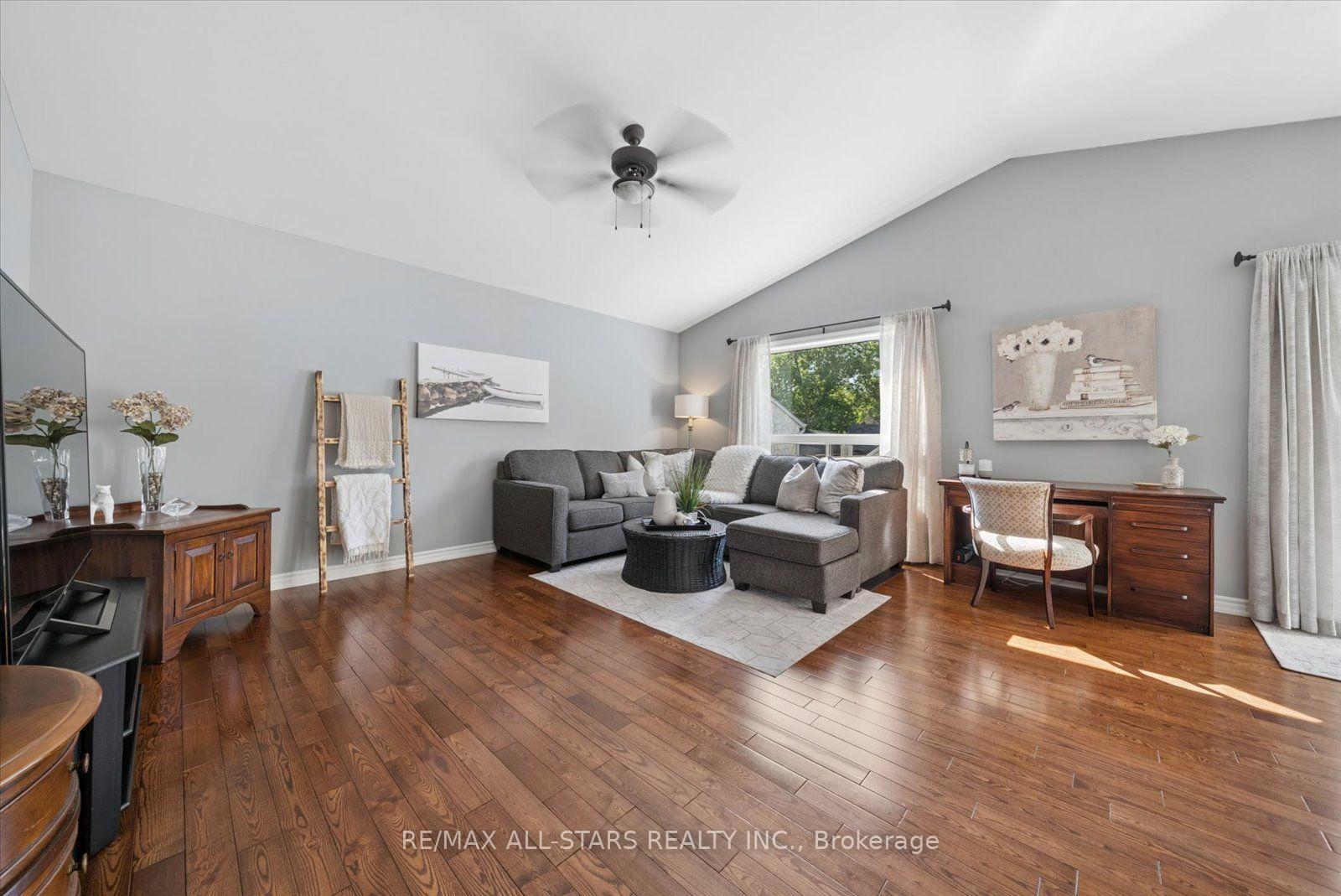 Photo 10 of 1008 Metro Road N, Georgina, Historic Lakeshore Communities — HOMEH
