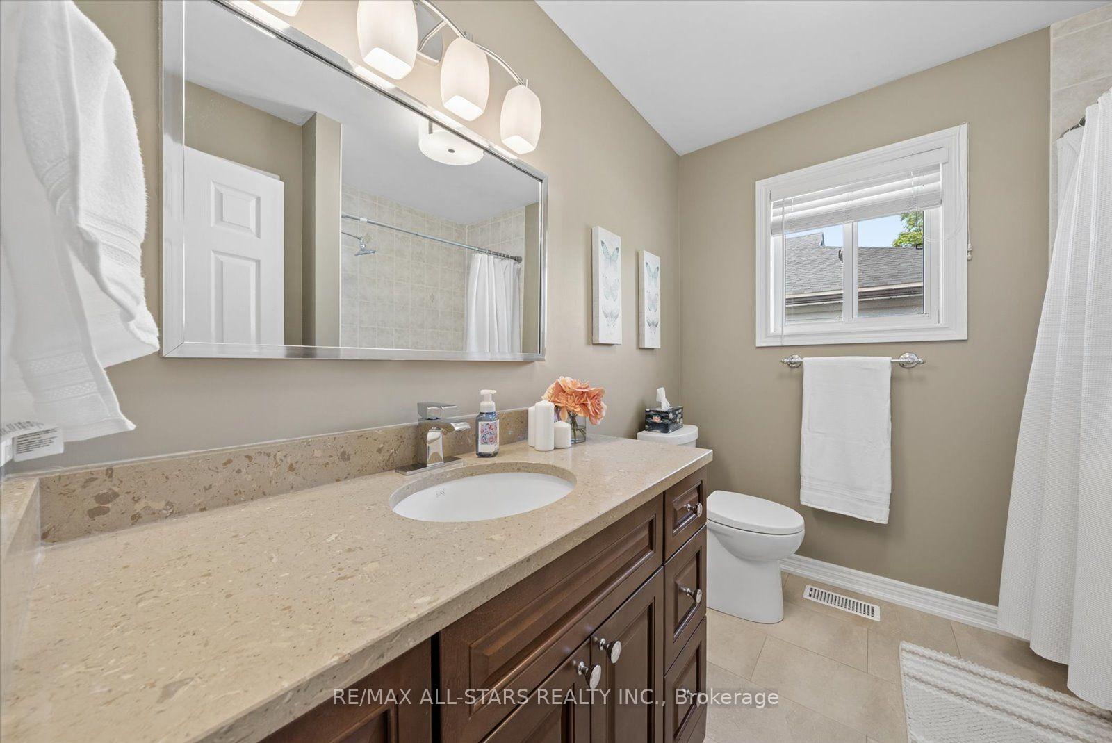Photo 22 of 1008 Metro Road N, Georgina, Historic Lakeshore Communities — HOMEH