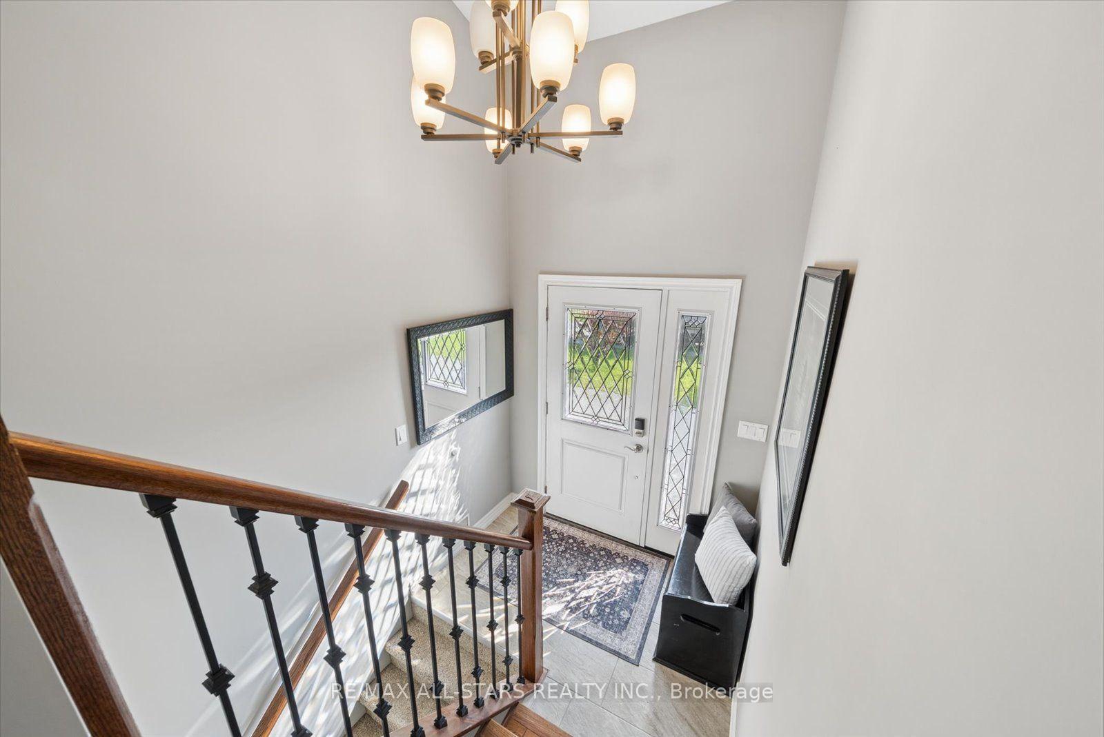 Photo 23 of 1008 Metro Road N, Georgina, Historic Lakeshore Communities — HOMEH