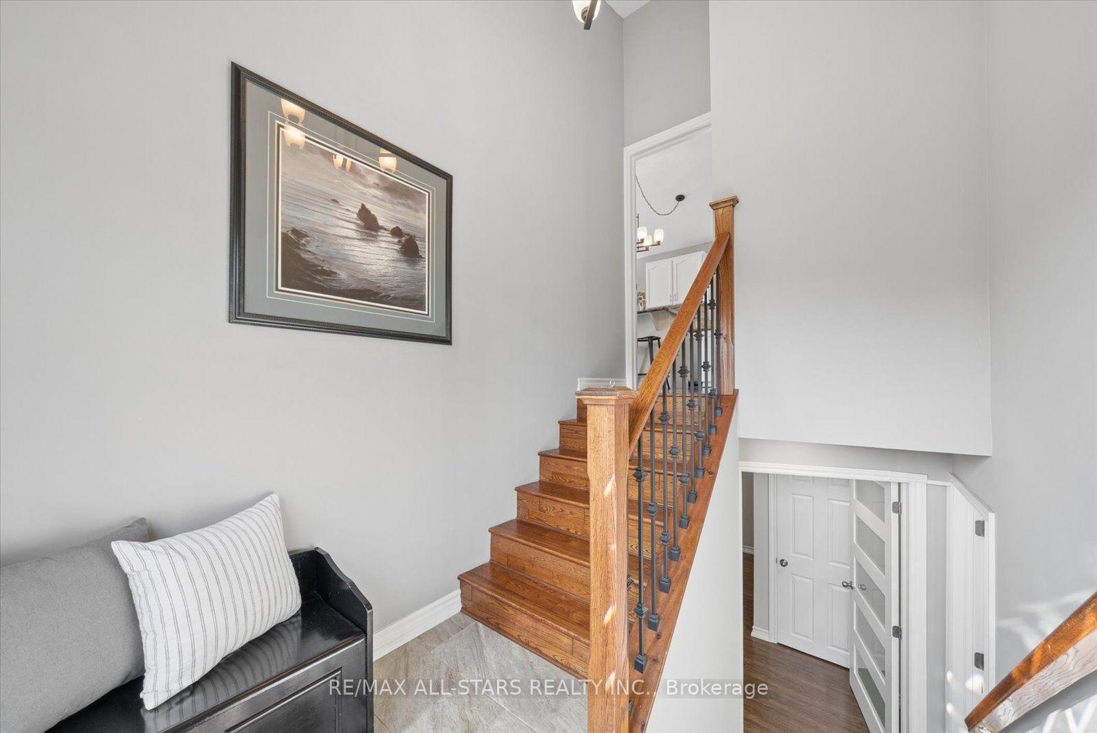 Photo 24 of 1008 Metro Road N, Georgina, Historic Lakeshore Communities — HOMEH