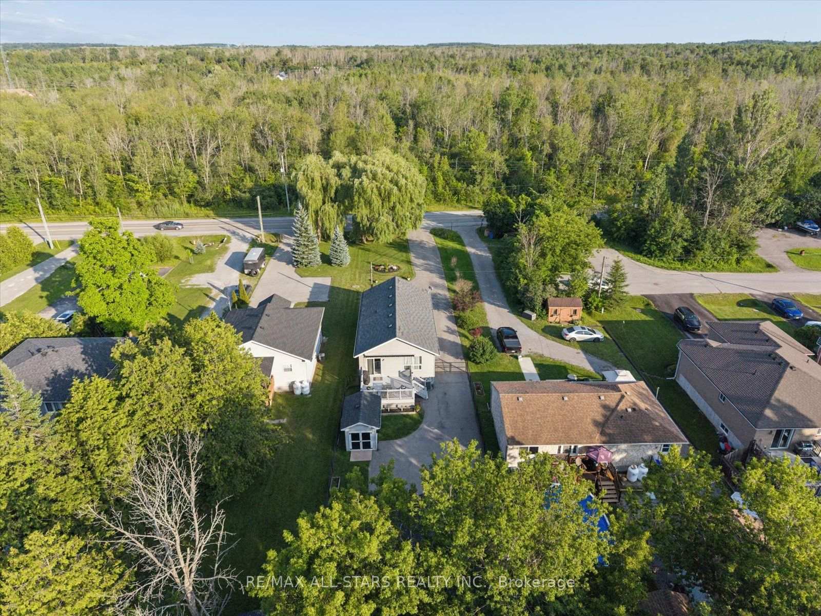 Photo 43 of 1008 Metro Road N, Georgina, Historic Lakeshore Communities — HOMEH