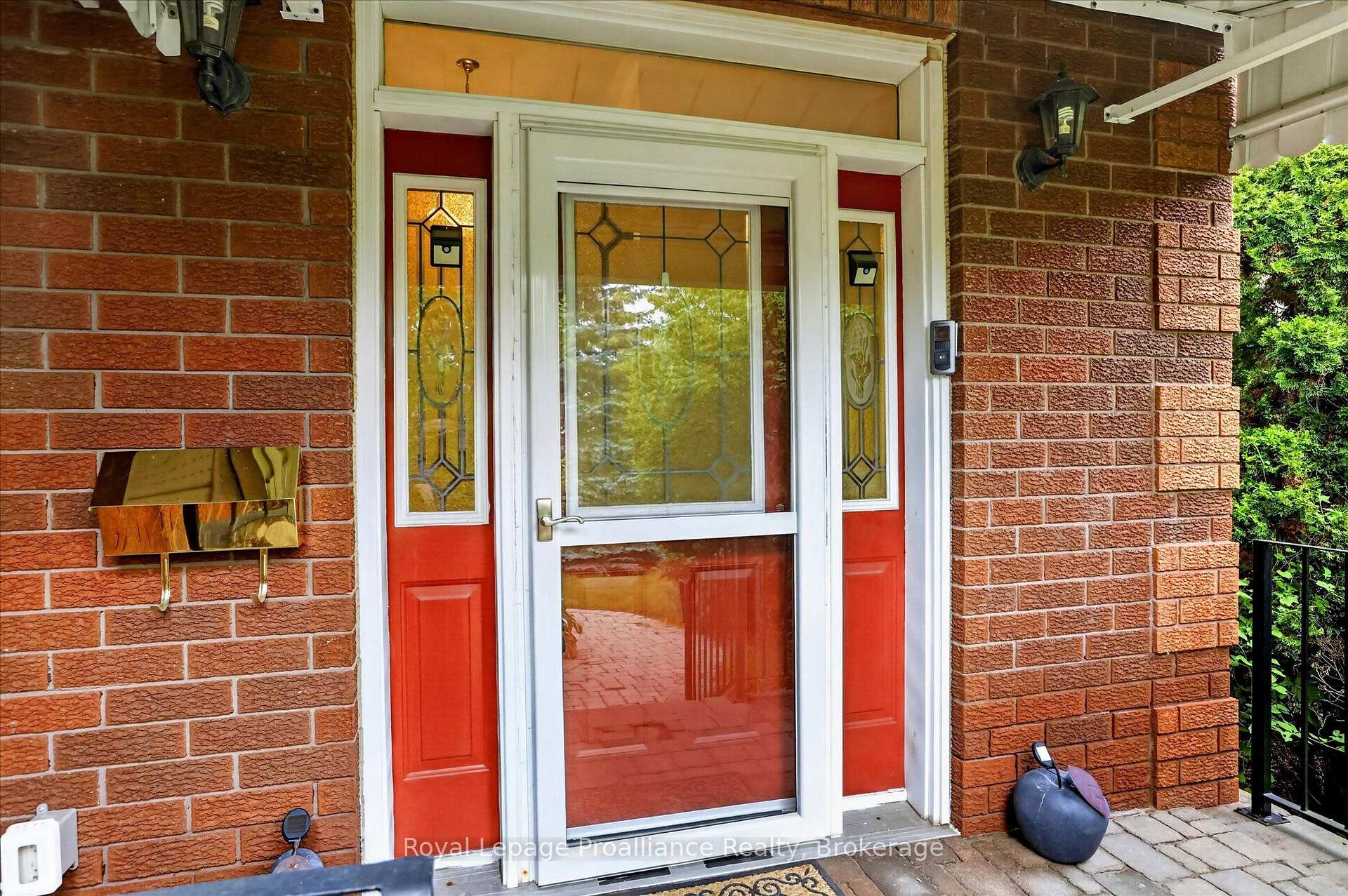 Photo 6 of 1423 Glenforest Crescent, Peterborough, Monaghan Ward 2 — HOMEH