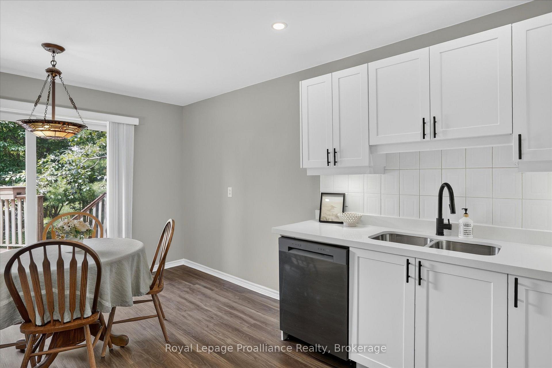 Photo 20 of 1423 Glenforest Crescent, Peterborough, Monaghan Ward 2 — HOMEH