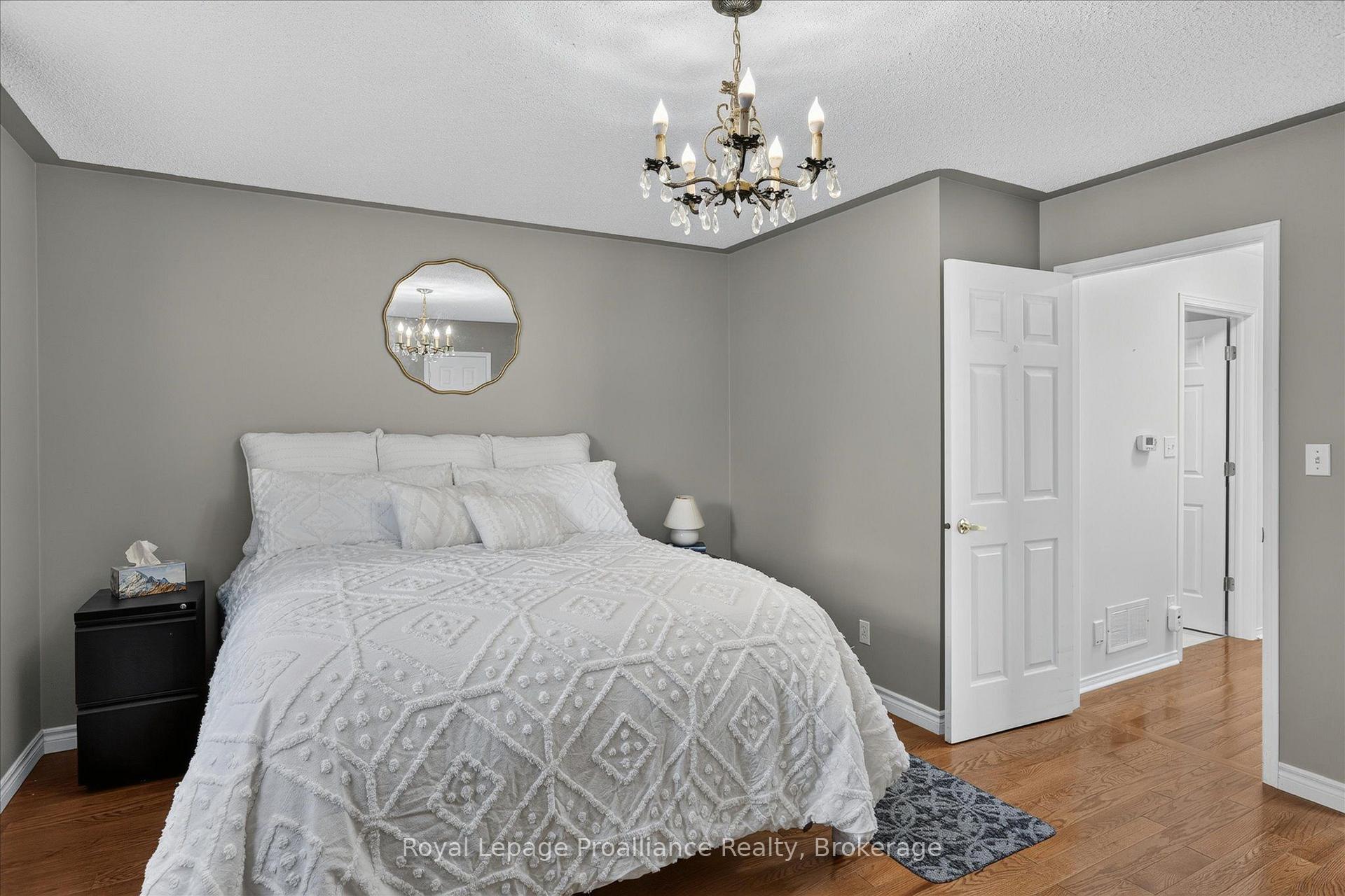 Photo 25 of 1423 Glenforest Crescent, Peterborough, Monaghan Ward 2 — HOMEH