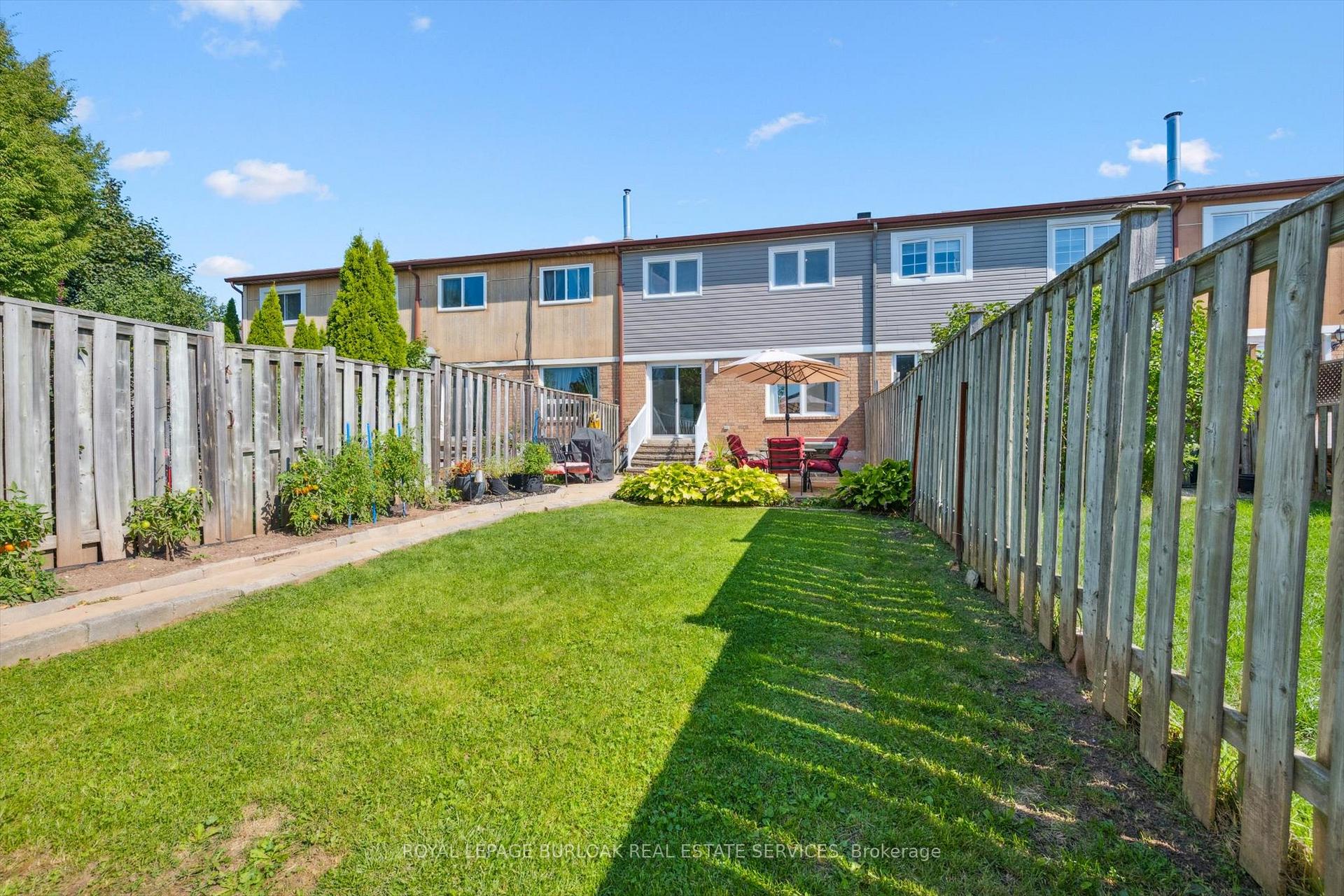 Photo 2 of 2152 Pelee Boulevard, Oakville, River Oaks — HOMEH
