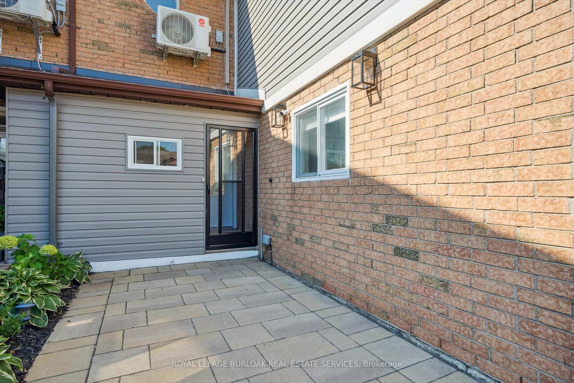 Photo 4 of 2152 Pelee Boulevard, Oakville, River Oaks — HOMEH