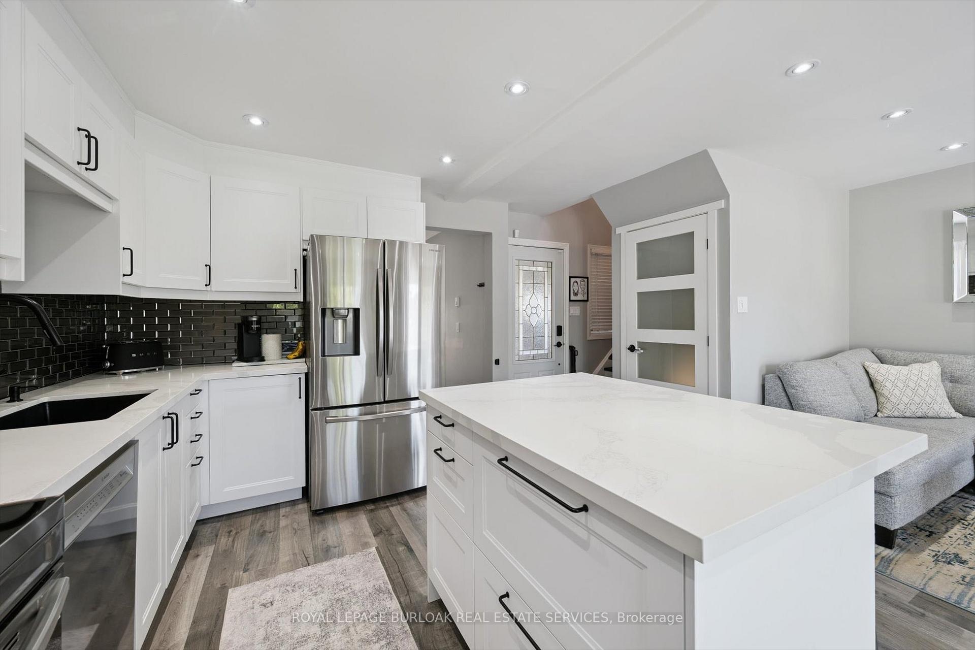 Photo 14 of 2152 Pelee Boulevard, Oakville, River Oaks — HOMEH