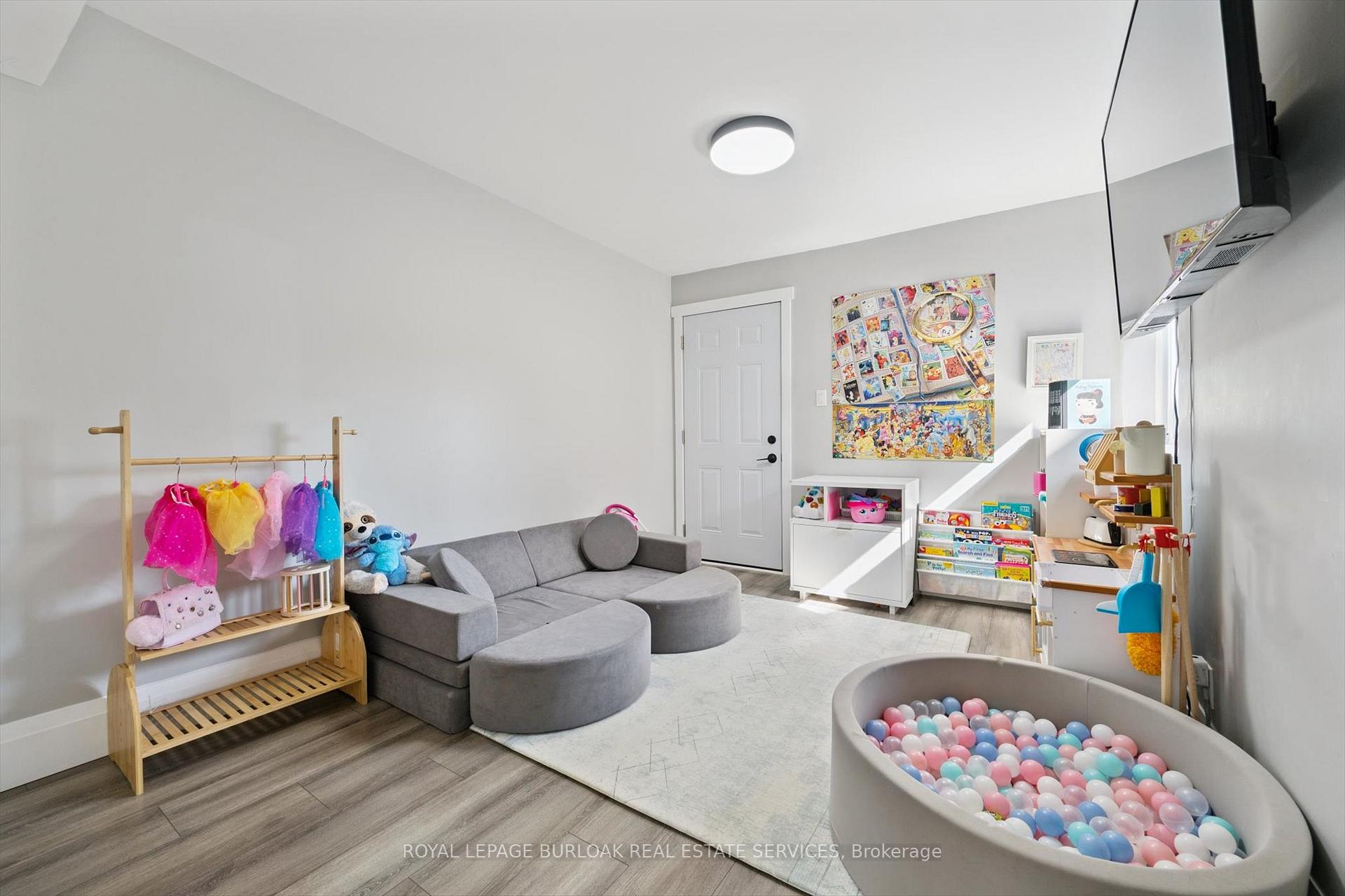 Photo 17 of 2152 Pelee Boulevard, Oakville, River Oaks — HOMEH