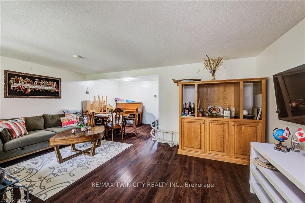Photo 5 of Unit 15, 285 Sandowne Drive, Waterloo, Huron Park — HOMEH