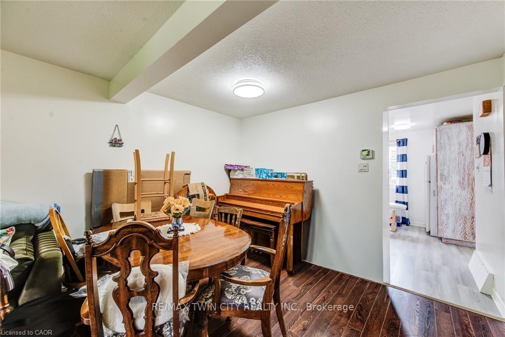 Photo 8 of Unit 15, 285 Sandowne Drive, Waterloo, Huron Park — HOMEH