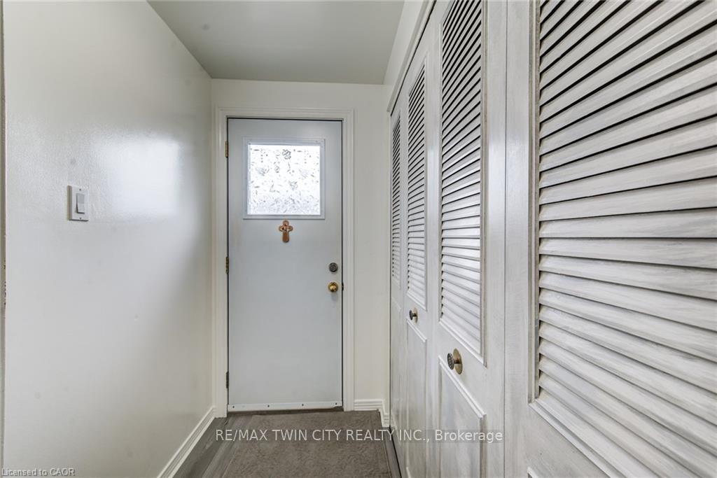 Photo 14 of Unit 15, 285 Sandowne Drive, Waterloo, Huron Park — HOMEH