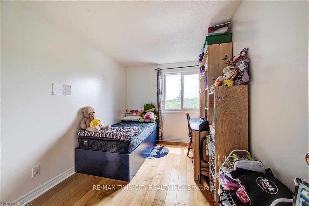 Photo 16 of Unit 15, 285 Sandowne Drive, Waterloo, Huron Park — HOMEH