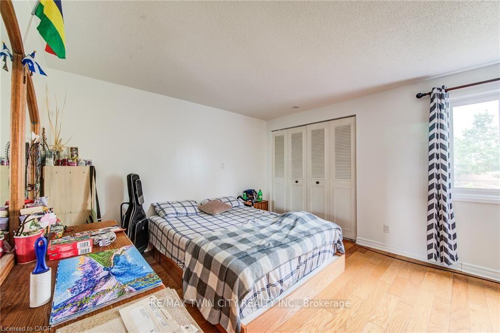 Photo 18 of Unit 15, 285 Sandowne Drive, Waterloo, Huron Park — HOMEH