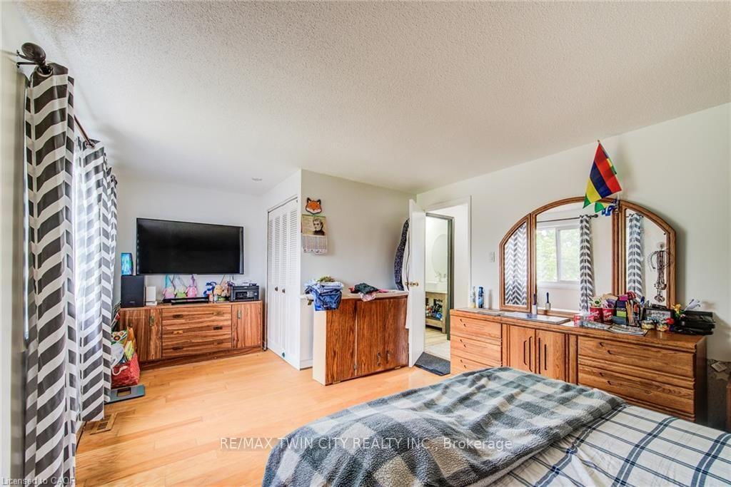 Photo 19 of Unit 15, 285 Sandowne Drive, Waterloo, Huron Park — HOMEH