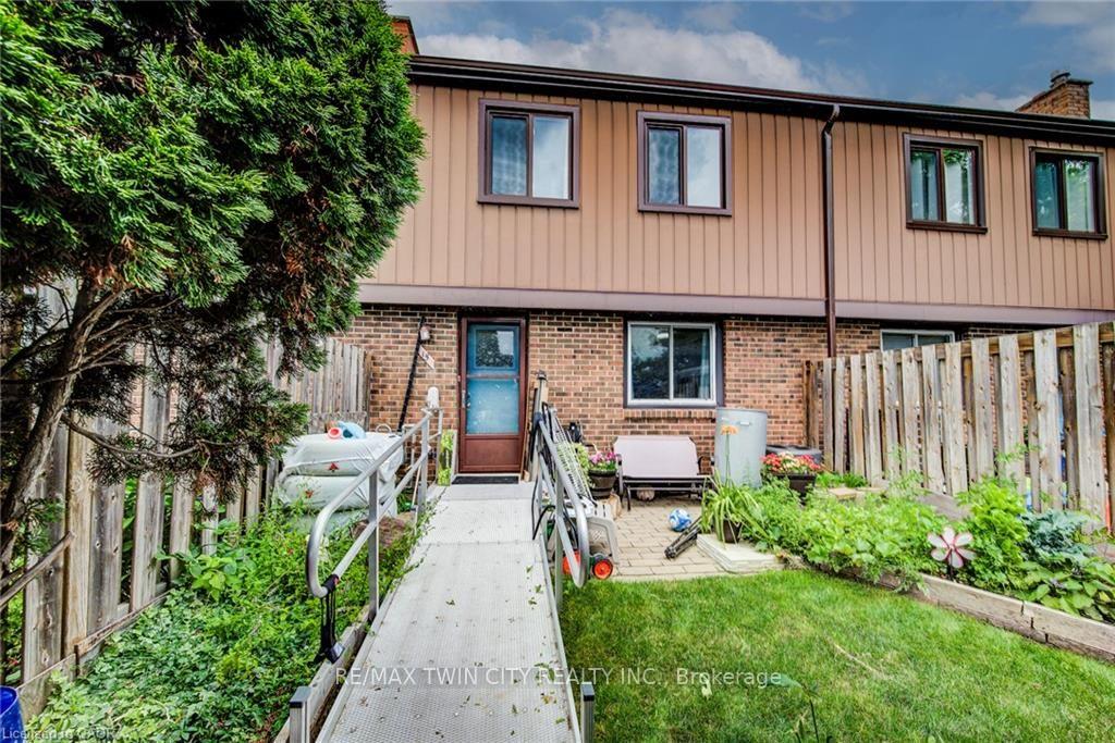 Photo 27 of Unit 15, 285 Sandowne Drive, Waterloo, Huron Park — HOMEH