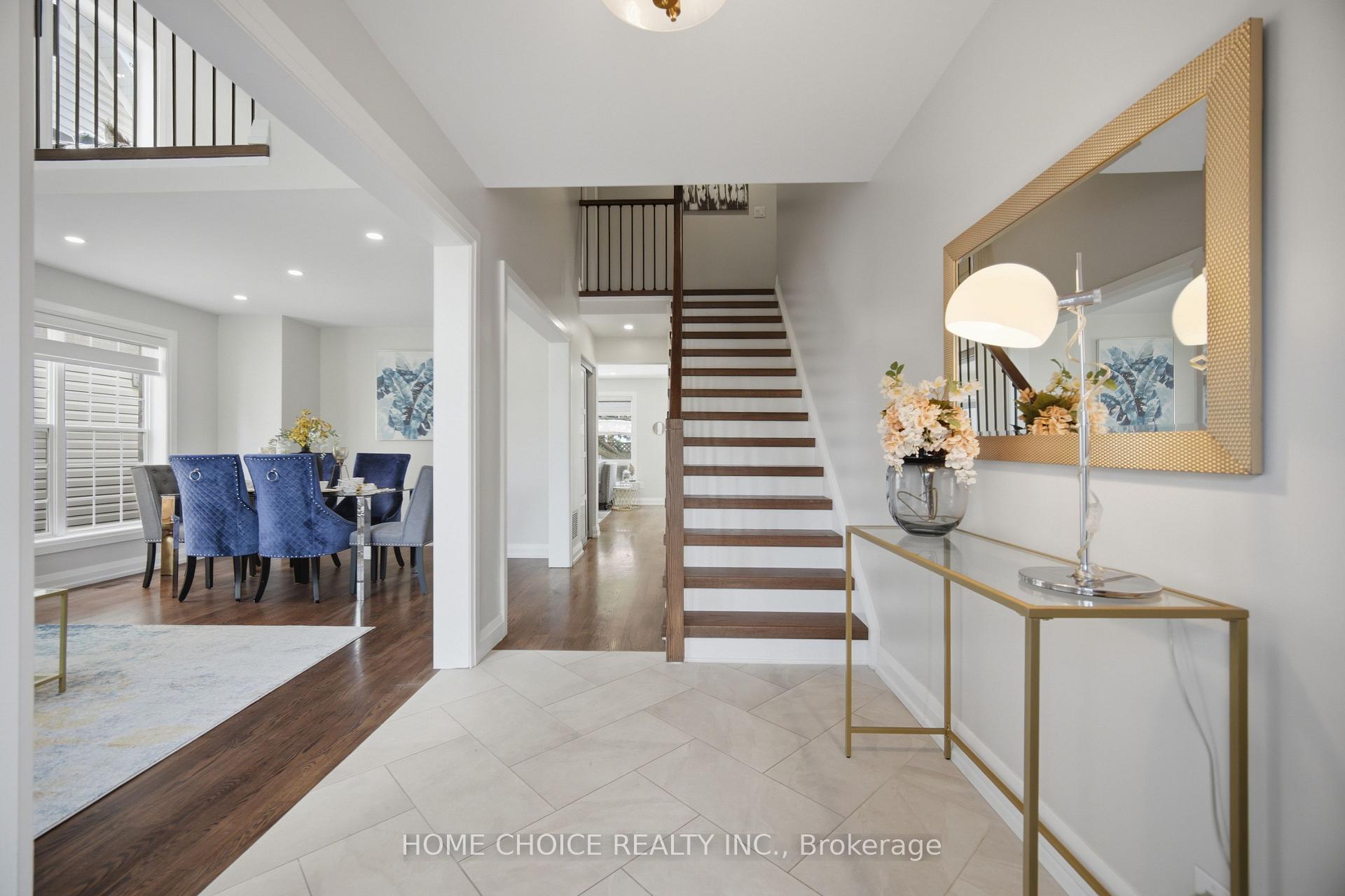 Photo 3 of 670 Dolby Crescent, Milton, Beaty — HOMEH