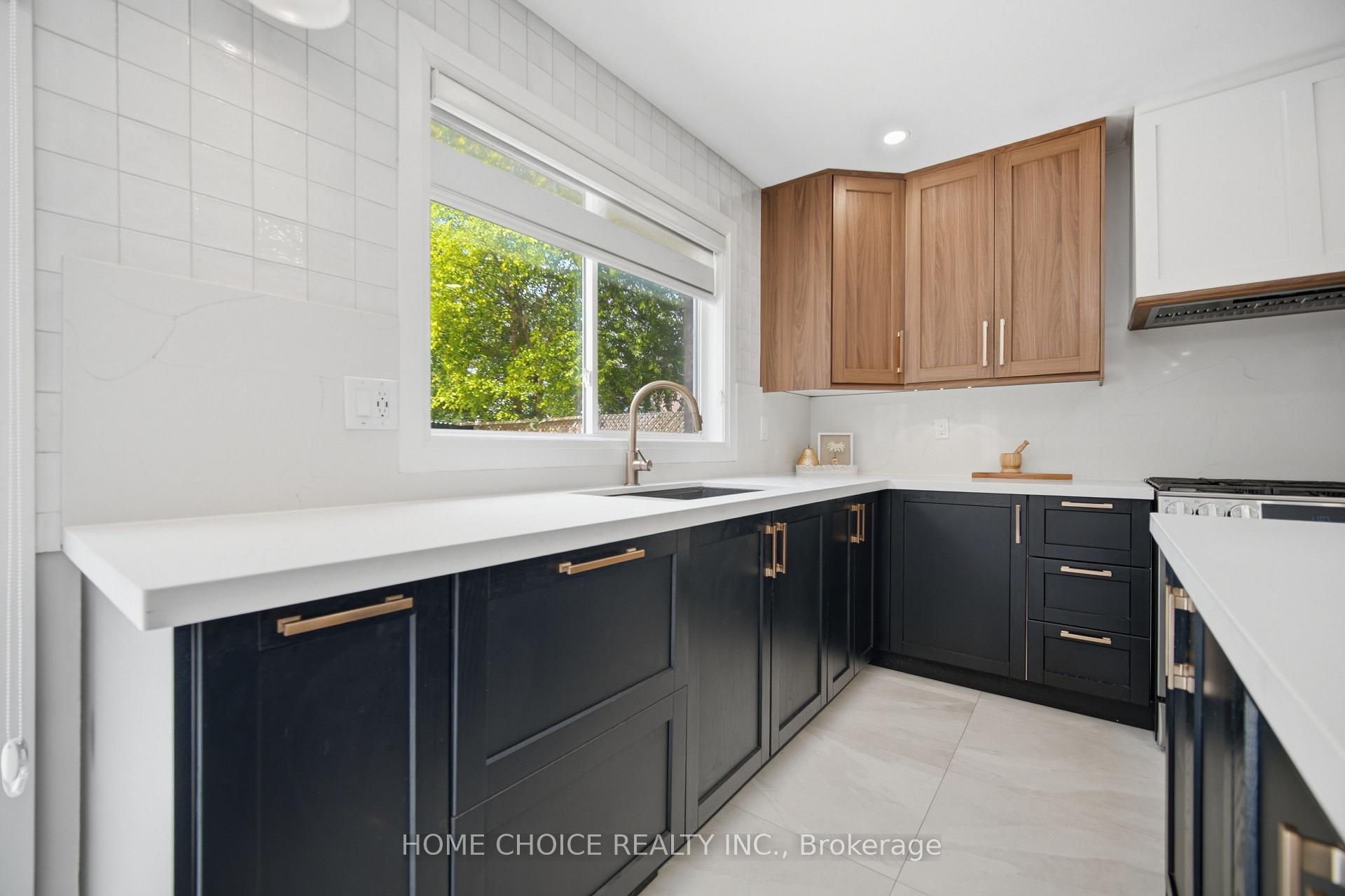 Photo 13 of 670 Dolby Crescent, Milton, Beaty — HOMEH