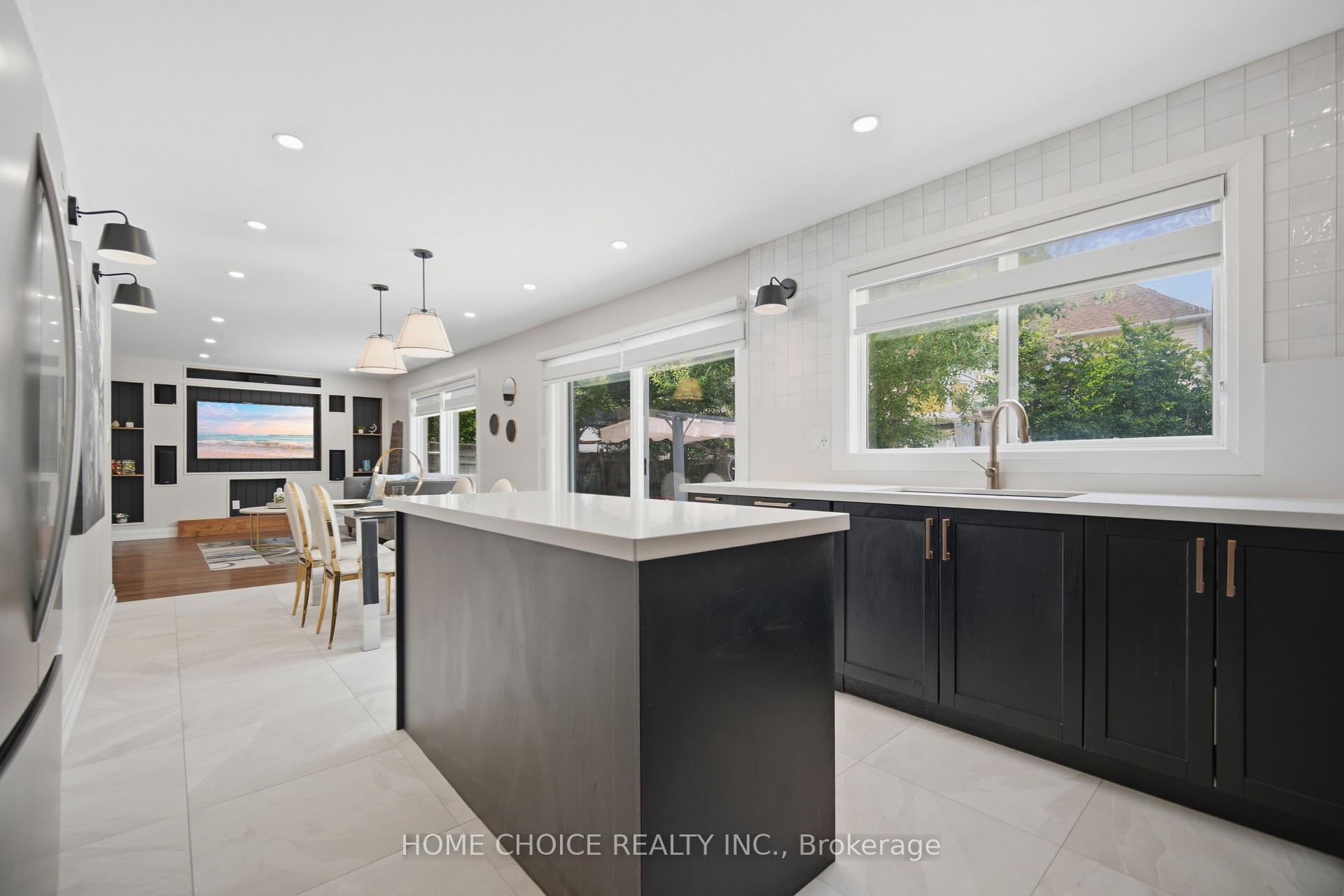 Photo 14 of 670 Dolby Crescent, Milton, Beaty — HOMEH