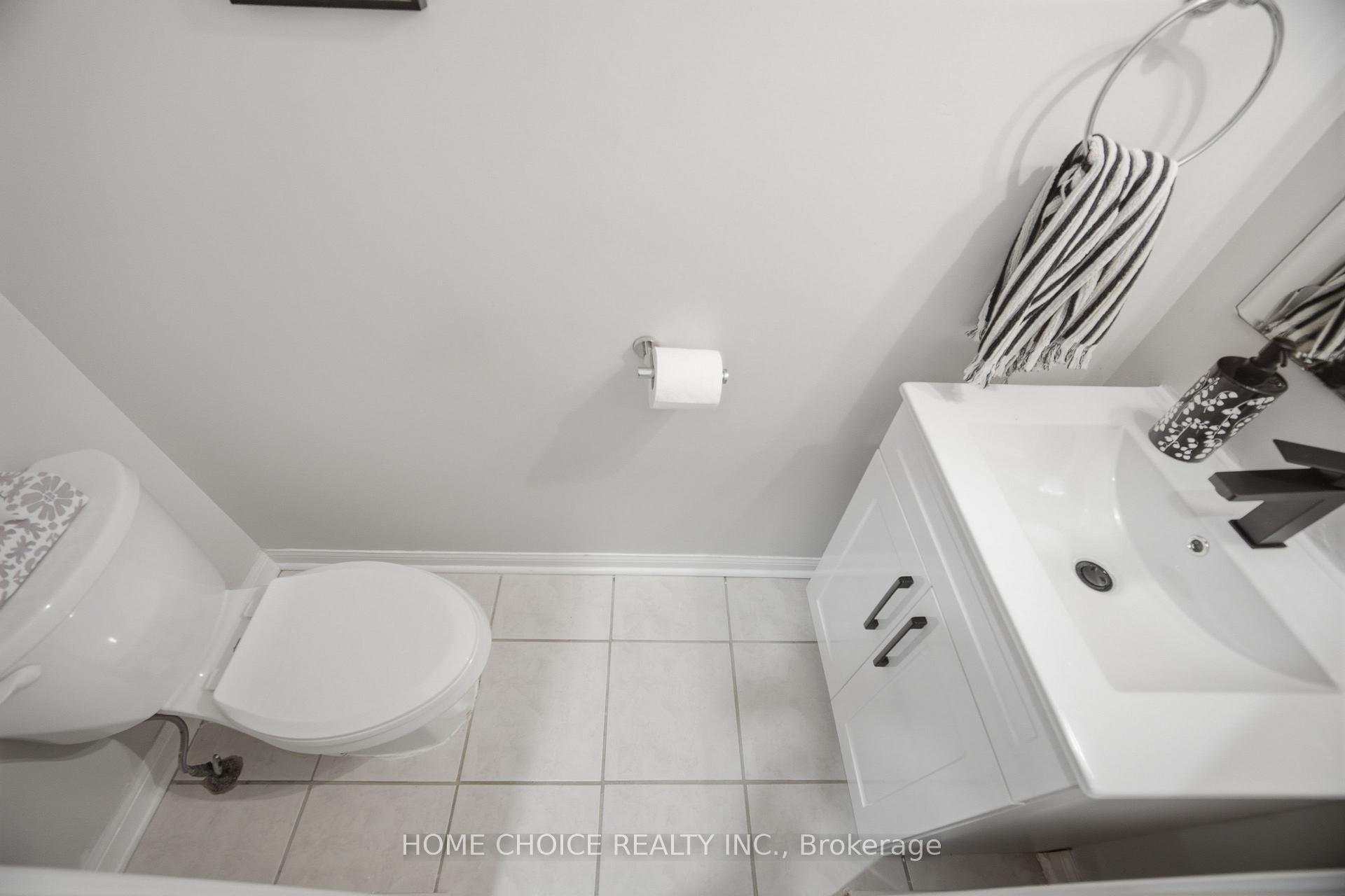 Photo 16 of 670 Dolby Crescent, Milton, Beaty — HOMEH