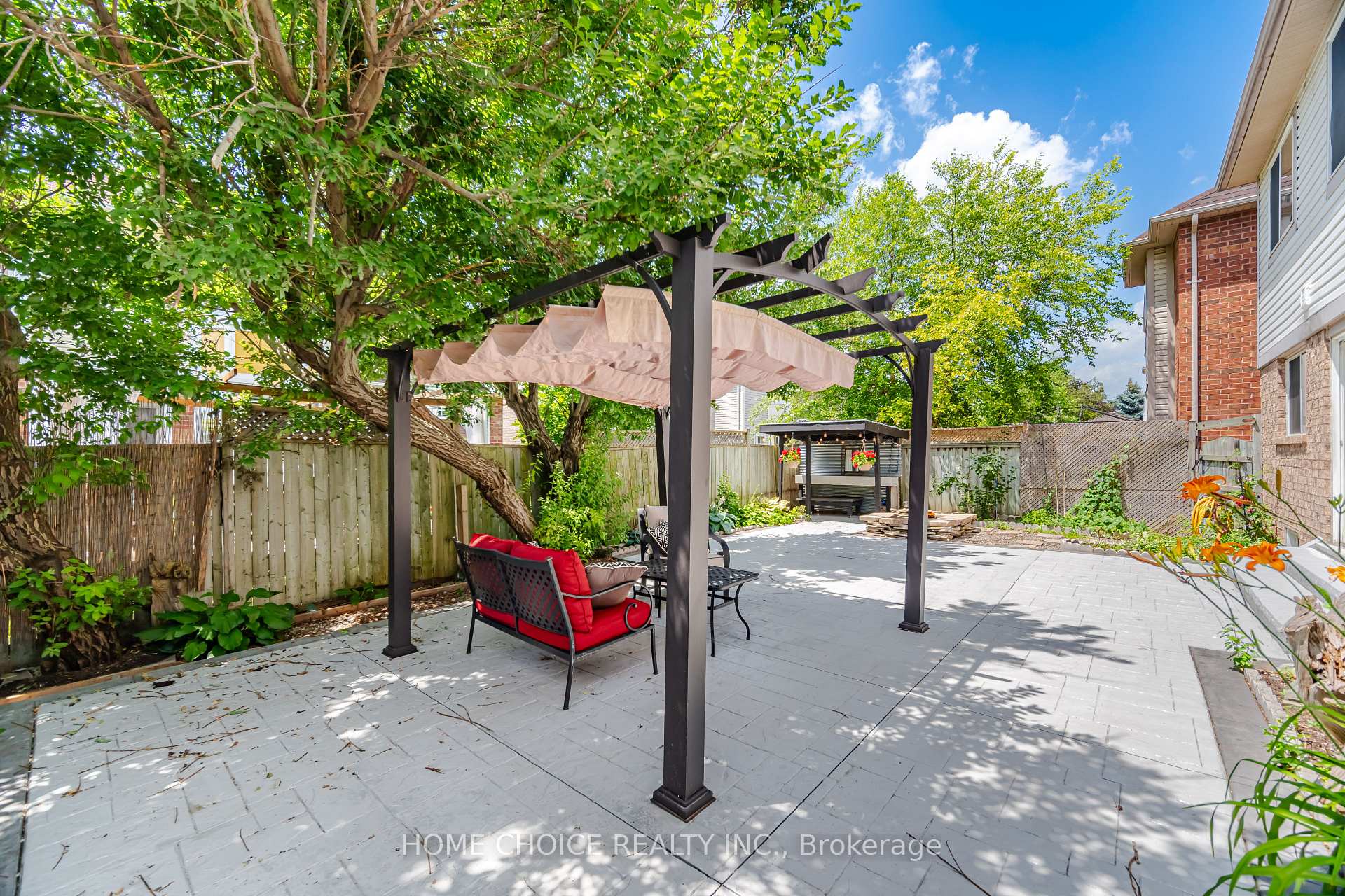 Photo 48 of 670 Dolby Crescent, Milton, Beaty — HOMEH