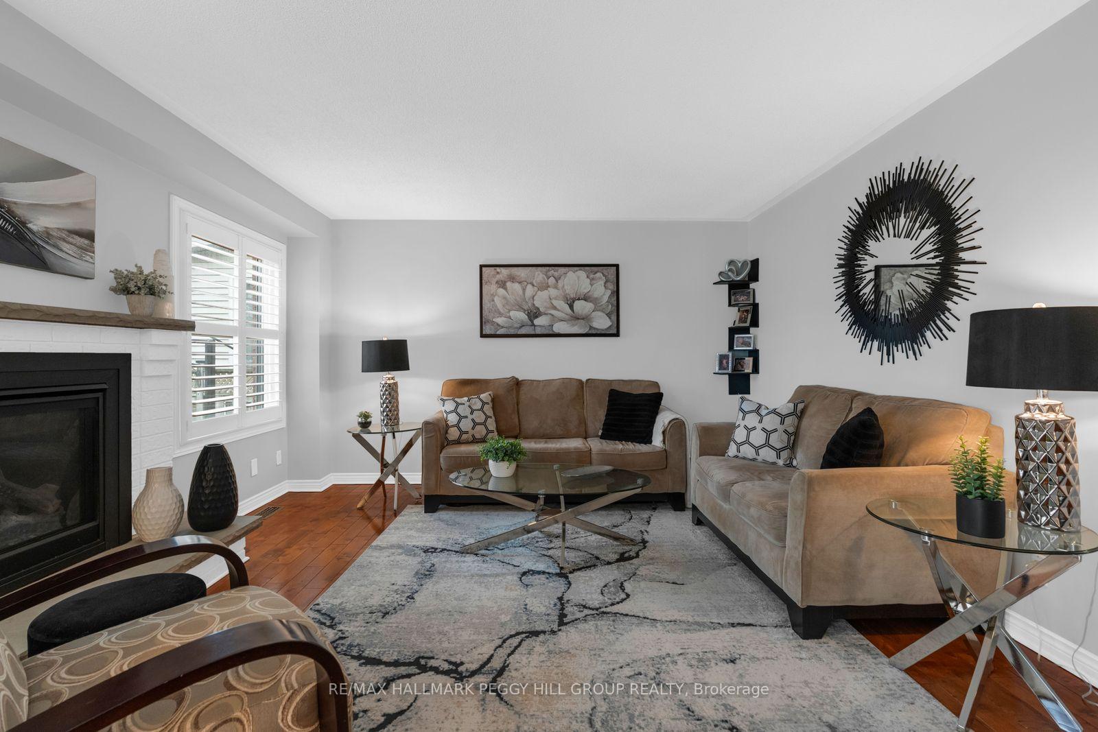 Photo 5 of 87 Cityview Circle, Barrie, Holly — HOMEH