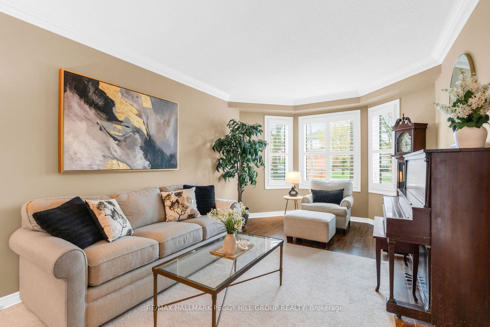 Photo 7 of 87 Cityview Circle, Barrie, Holly — HOMEH
