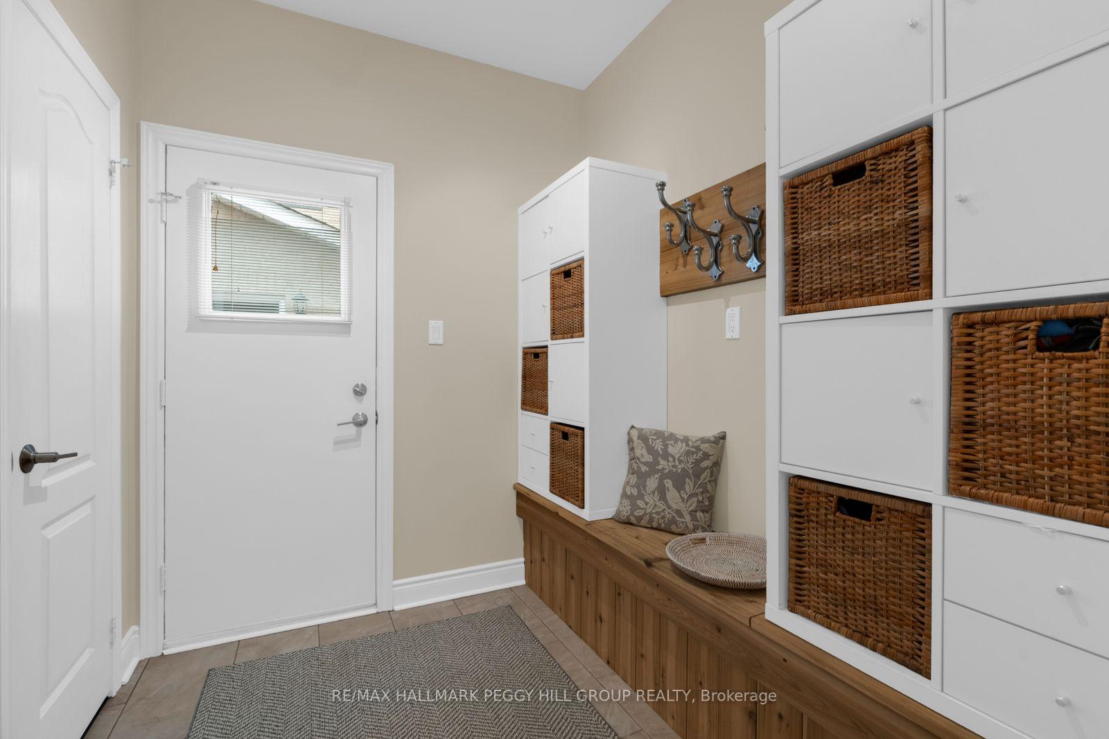 Photo 9 of 87 Cityview Circle, Barrie, Holly — HOMEH