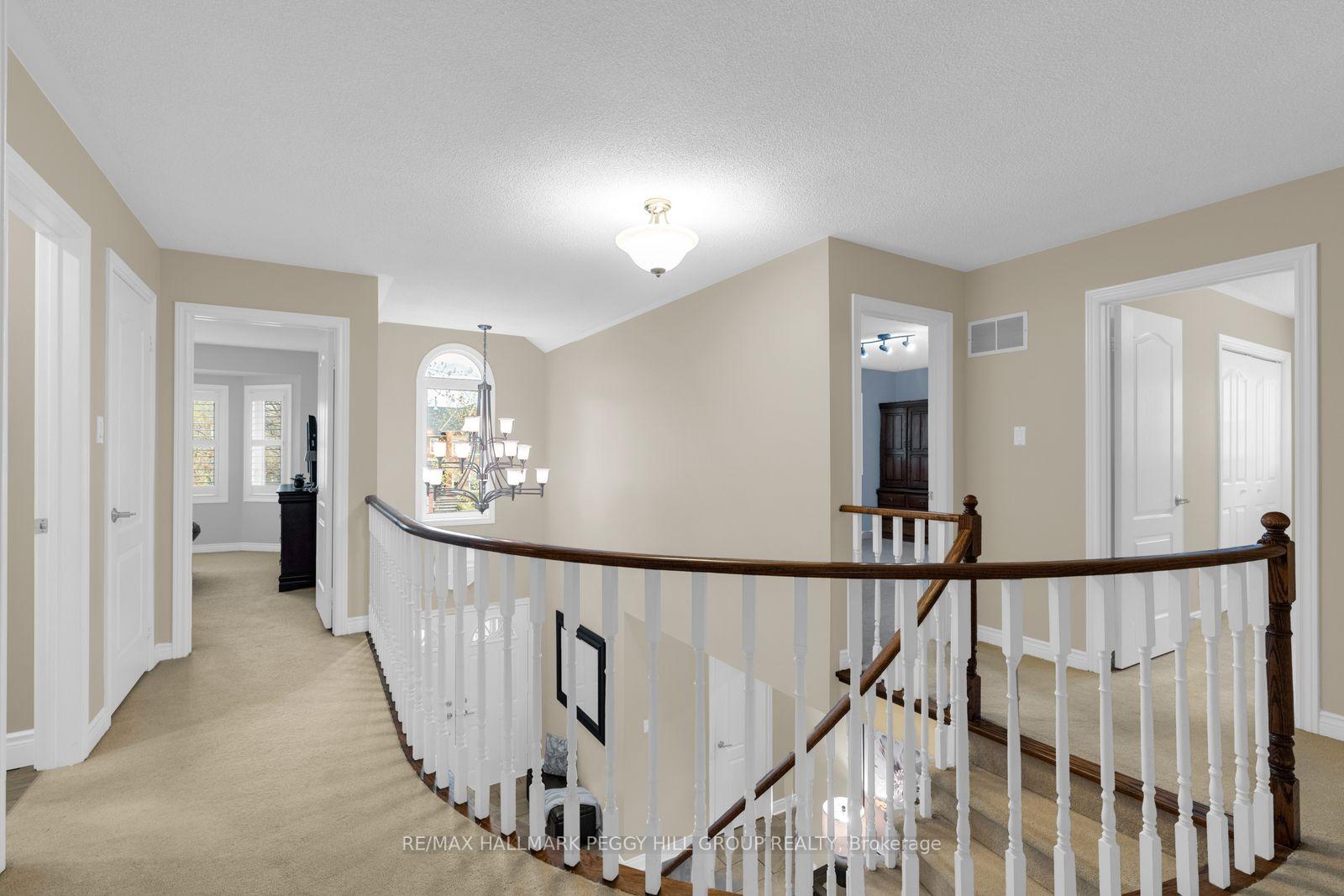 Photo 10 of 87 Cityview Circle, Barrie, Holly — HOMEH
